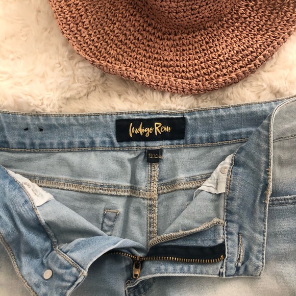 Indigo Rein jean shorts - Picture 3 of 3